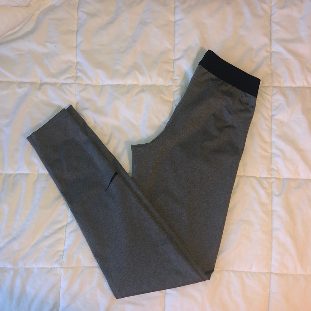 Gray Nike pro leggings